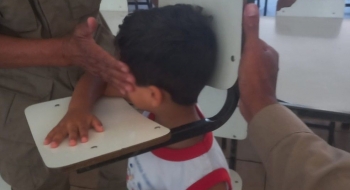 Criança fica com a cabeça presa em cadeira e é socorrida pelos Bombeiros em escola de Luziânia 